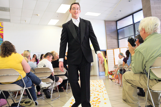 Best Buddies put on fashion show for prom